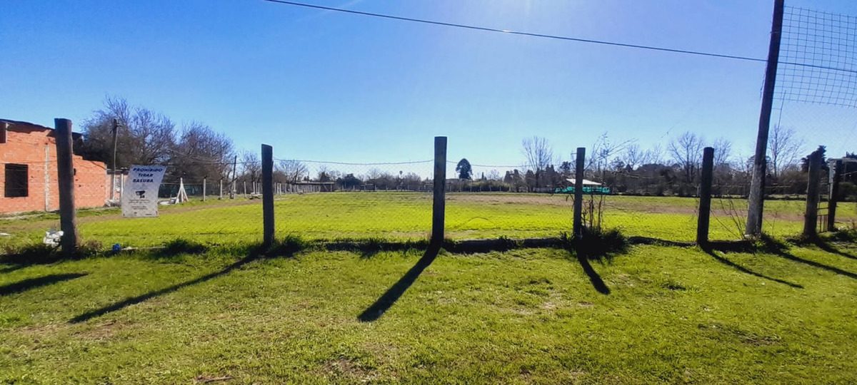 Venta Tres Lotes En Cuartel V Moreno
